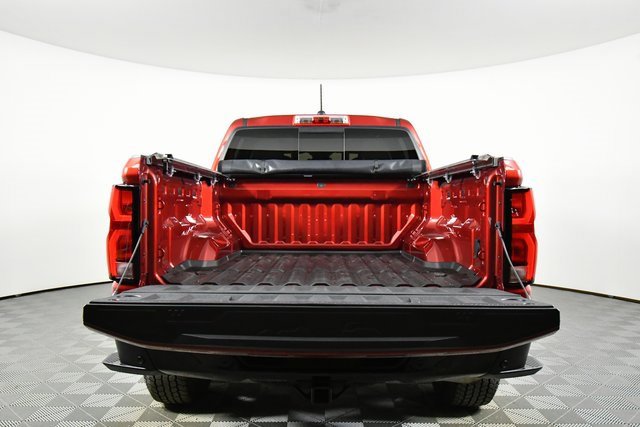 Used 2024 Chevrolet Colorado Z71 w/ Z71 Convenience Package 2 image 25