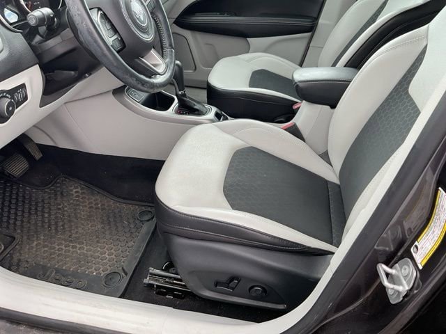 Used 2021 Jeep Compass Latitude w/ Convenience Group FWD image 25