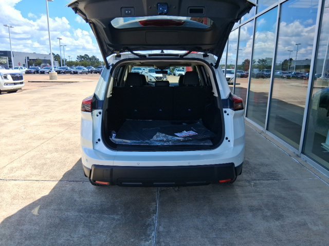 New 2026 Nissan Rogue Dark Armor FWD image 6