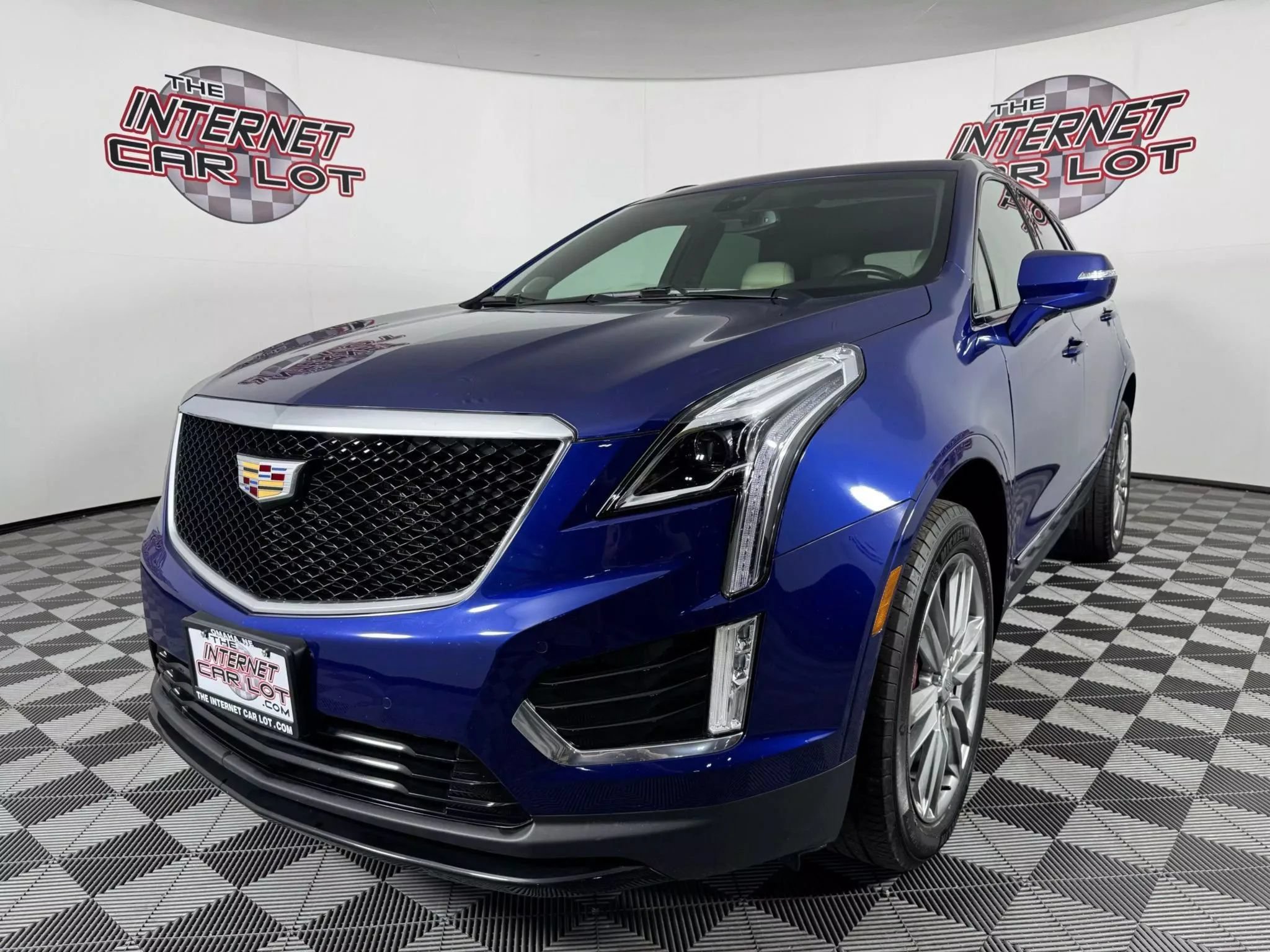 Used 2023 Cadillac XT5 Sportv AWD/4WD image 3