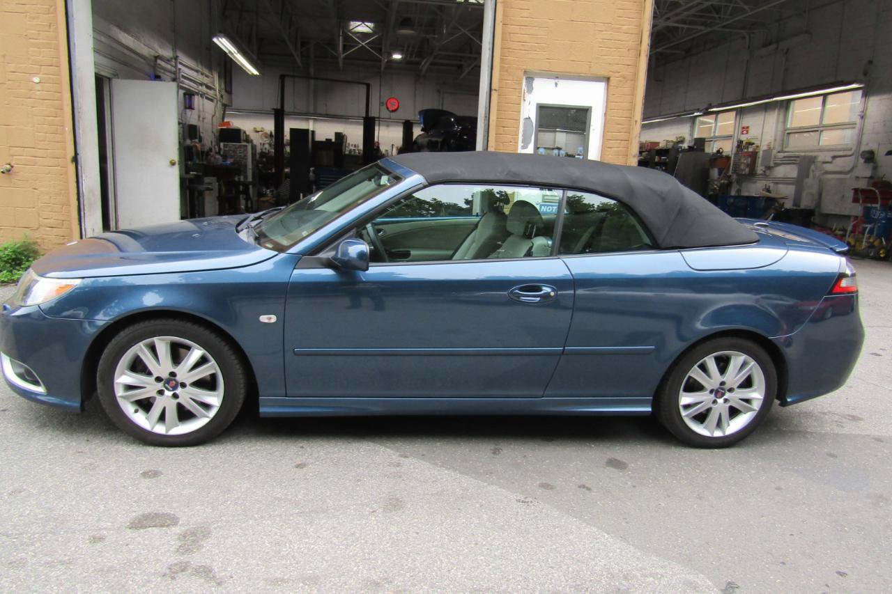 Used 2008 Saab 9-3 Aero w/ Touring Package FWD image 2