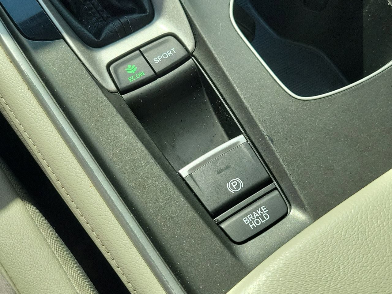 Used 2018 Honda Accord Touring image 29