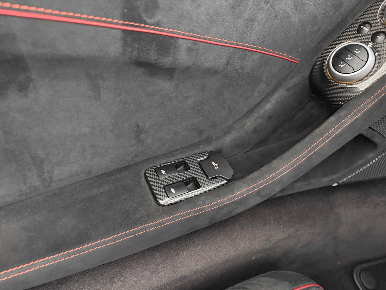 Used 2015 McLaren 650S Spider image 31