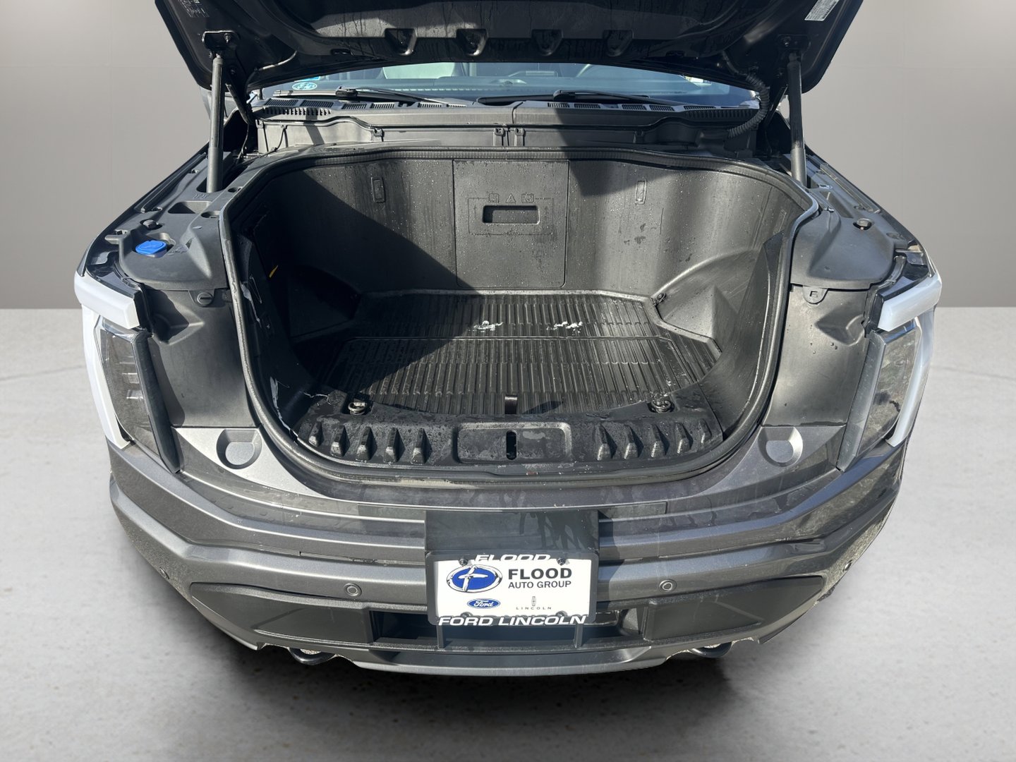 Used 2022 Ford F150 Lightning Lariat w/ Equipment Group 511A High image 11