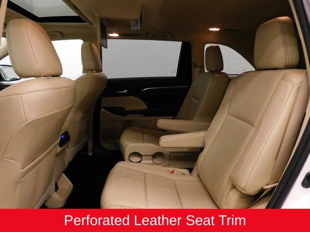 Used 2015 Toyota Highlander Limited image 25