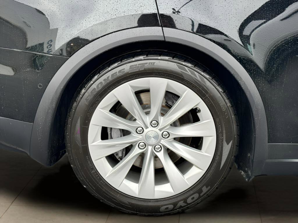 Used 2017 Tesla Model X 75D image 40