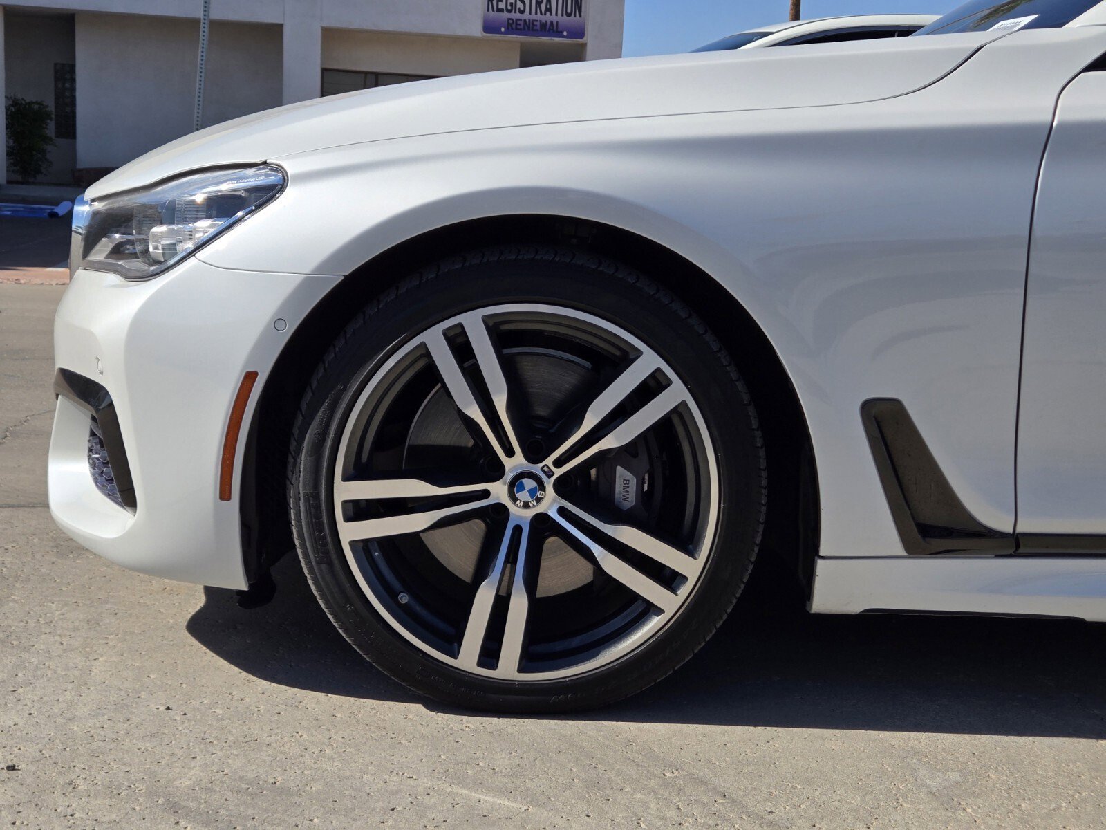 Used 2016 BMW 750i RWD image 6