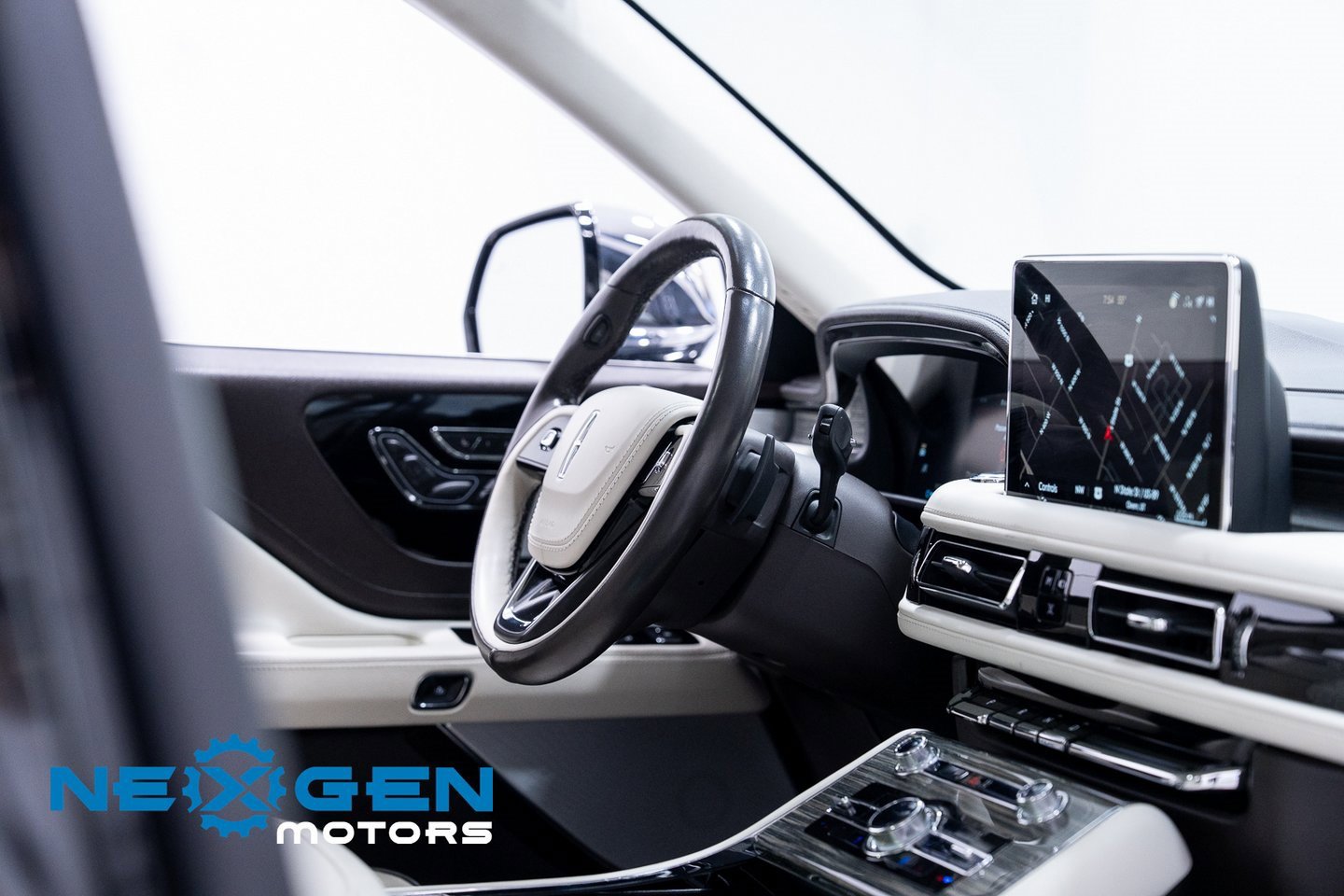 Used 2022 Lincoln Aviator Black Label w/ Dynamic Handling Package image 51