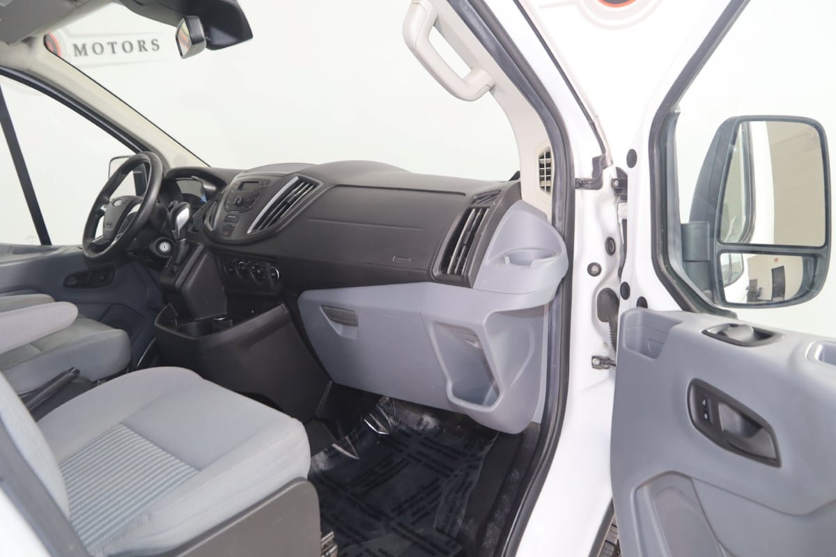 Used 2016 Ford Transit 250 130 Low Roof w/ Exterior Upgrade Package RWD image 29