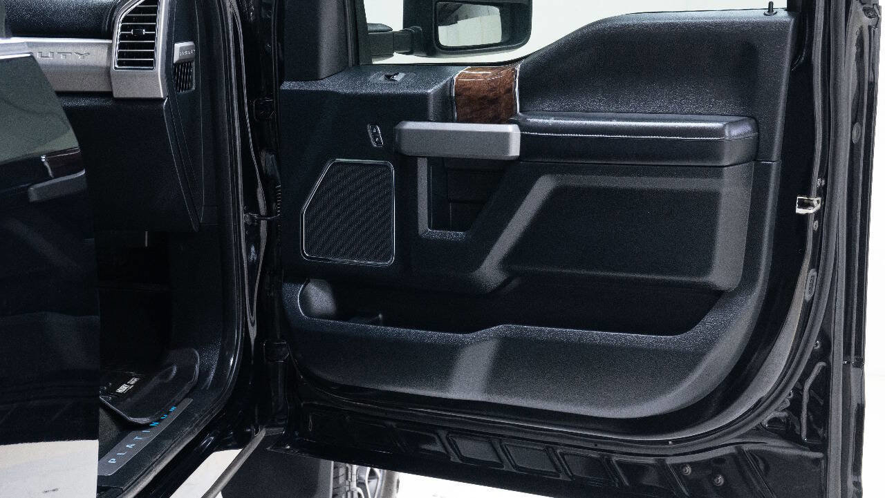 Used 2017 Ford F250 Platinum w/ FX4 Off-Road Package image 21