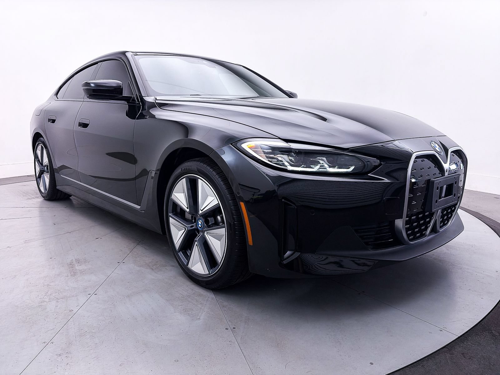 Used 2023 BMW i4 eDrive35 w/ Premium Package RWD image 11