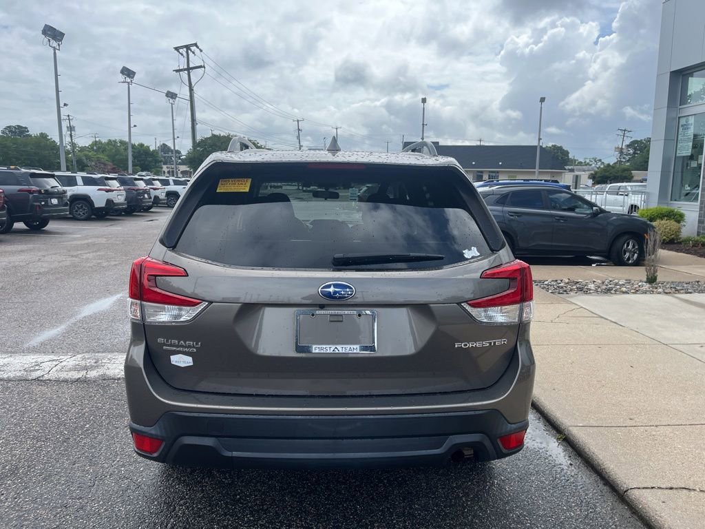 Used 2020 Subaru Forester Premium AWD/4WD image 5