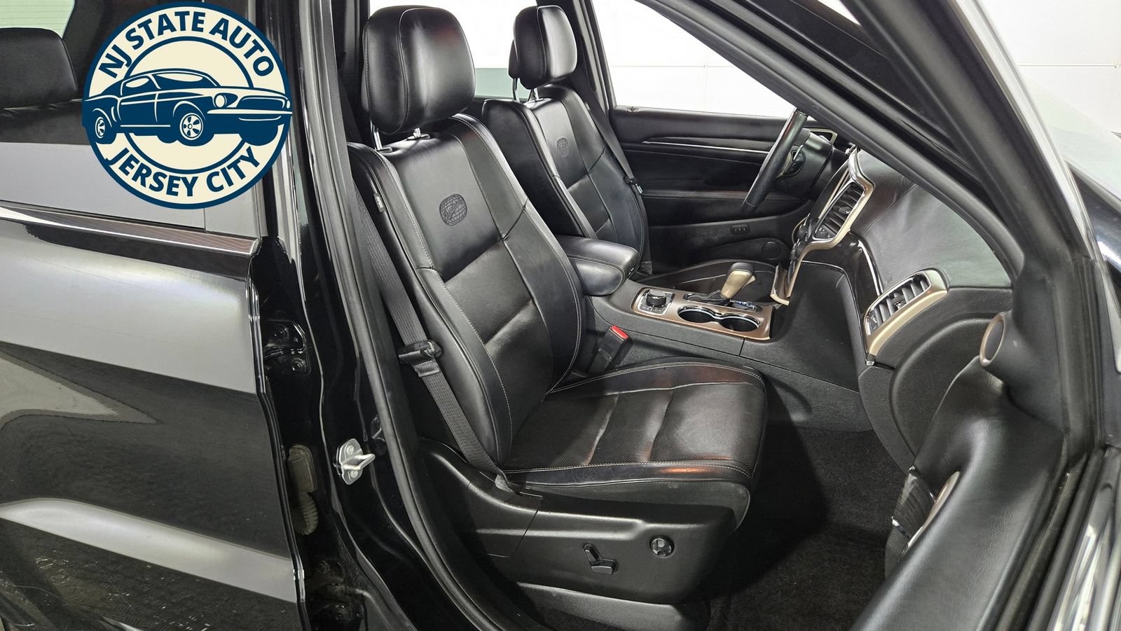 Used 2017 Jeep Grand Cherokee Overland AWD/4WD image 43