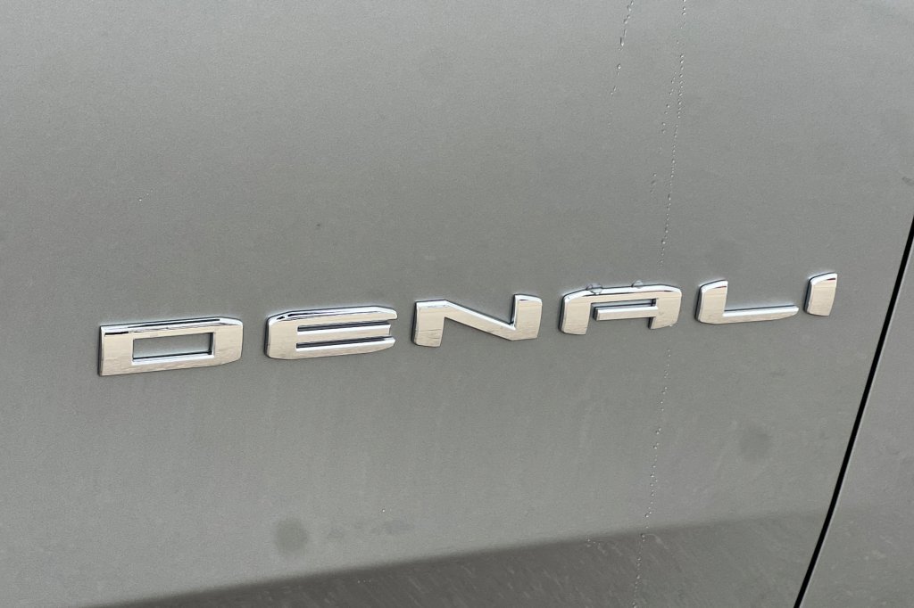 New 2026 GMC Yukon XL Denali image 23