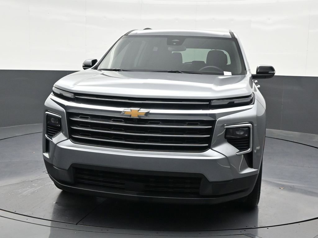 Used 2025 Chevrolet Traverse LT FWD image 9