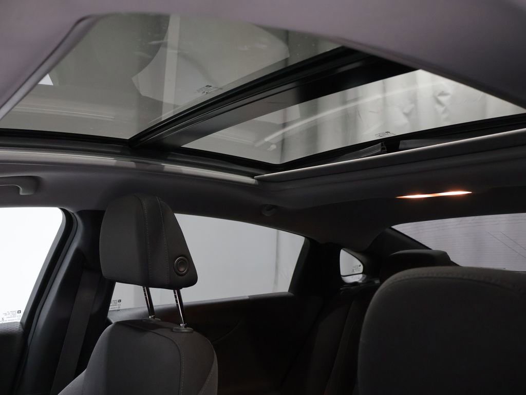 Used 2019 Chevrolet Malibu LT FWD image 11