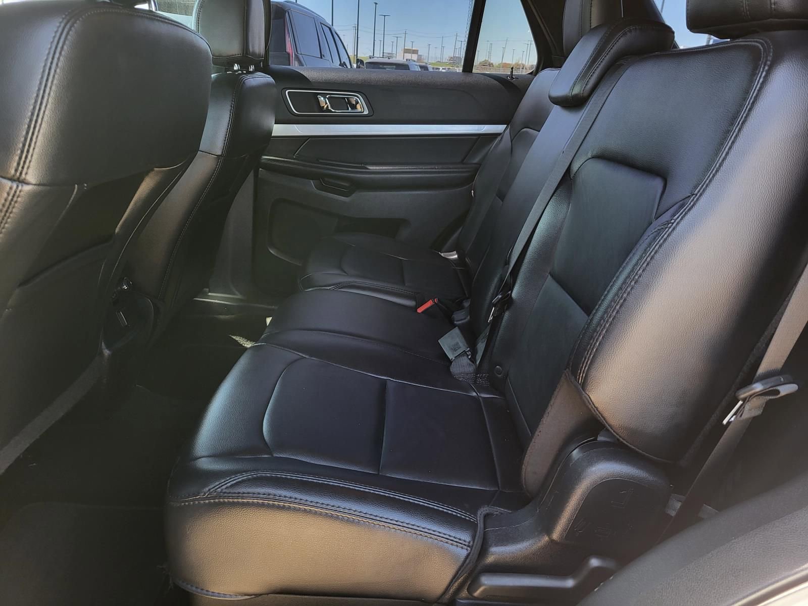 Used 2017 Ford Explorer XLT w/ Equipment Group 202A image 13