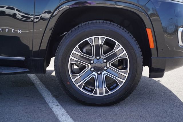 Used 2024 Jeep Wagoneer 4WD w/ Premium Group I image 46