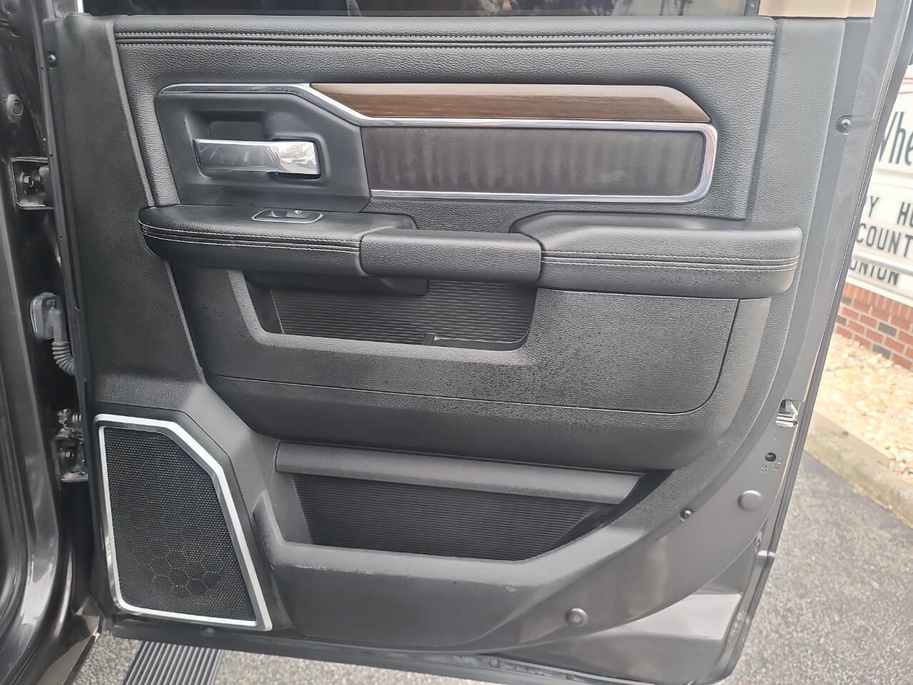 Used 2022 RAM 2500 Laramie AWD/4WD image 39