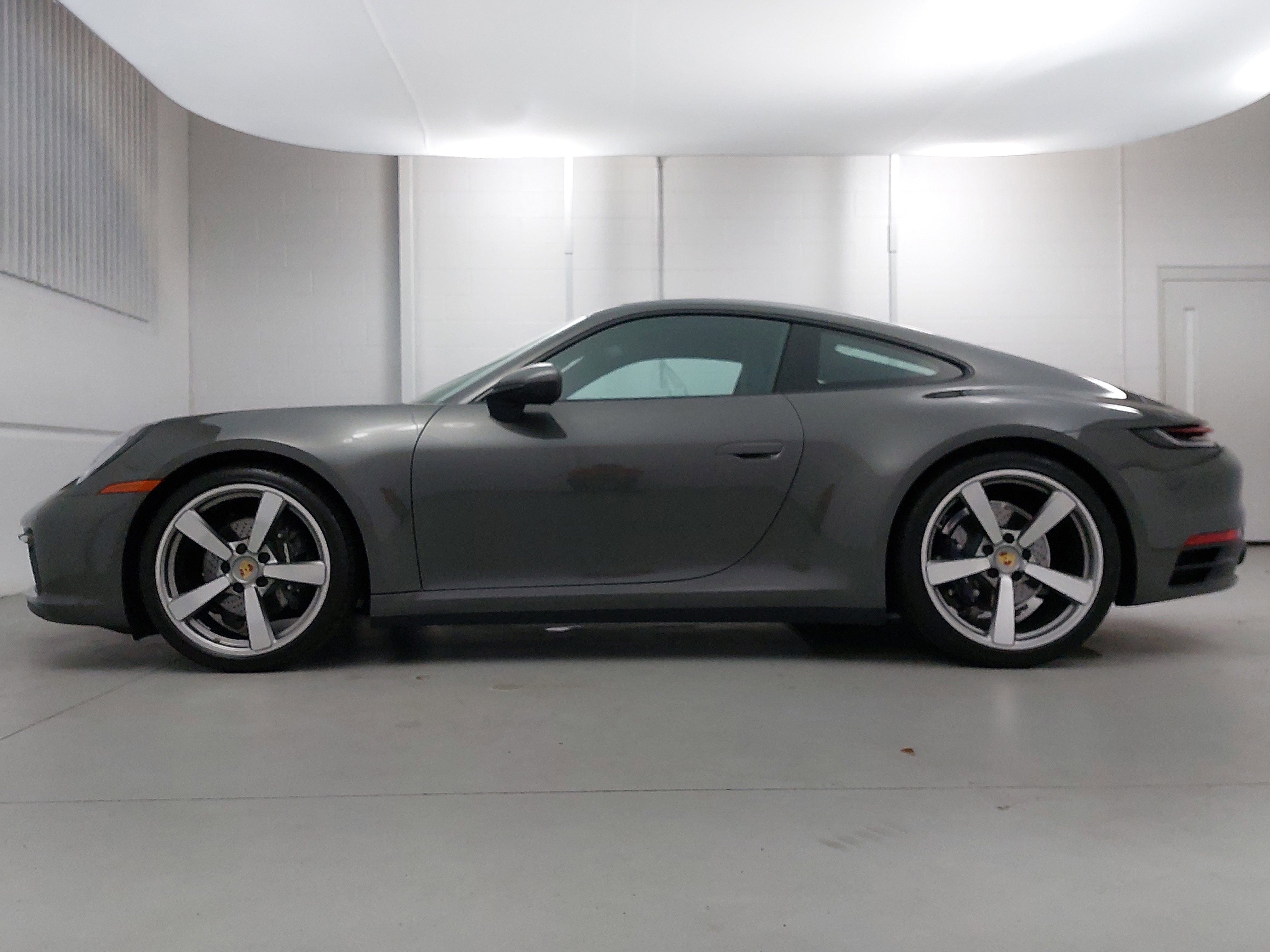 Used 2023 Porsche 911 Carrera image 2