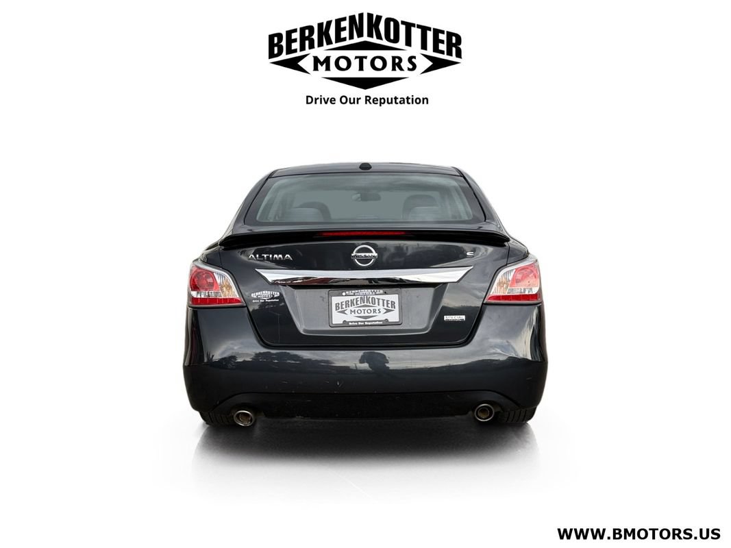 Used 2015 Nissan Altima 2.5 S w/ Special Edition Package FWD image 4