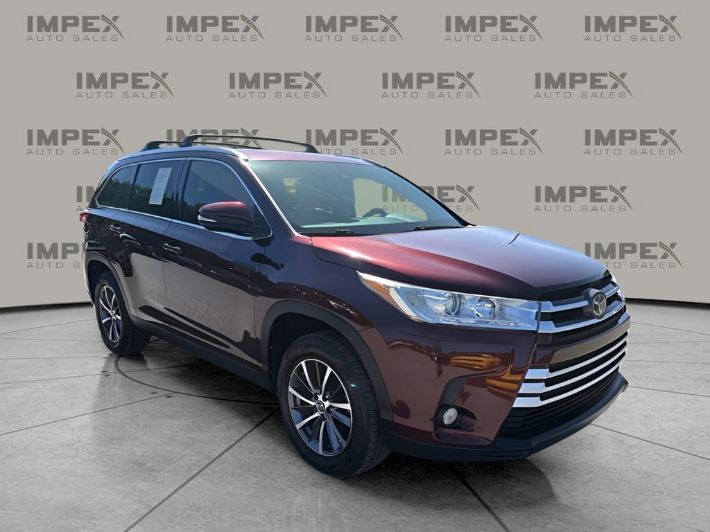 Used 2019 Toyota Highlander XLE FWD image 7