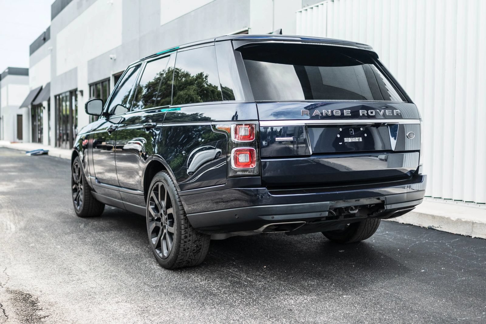 Used 2018 Land Rover Range Rover Supercharged AWD/4WD image 7