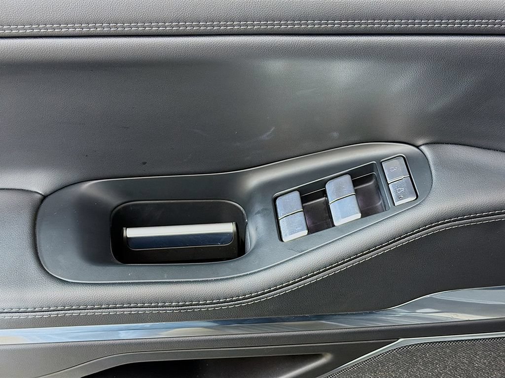 Used 2025 Lincoln Navigator Reserve AWD/4WD image 35