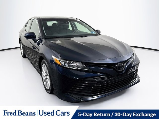 Used 2020 Toyota Camry LE FWD image 1