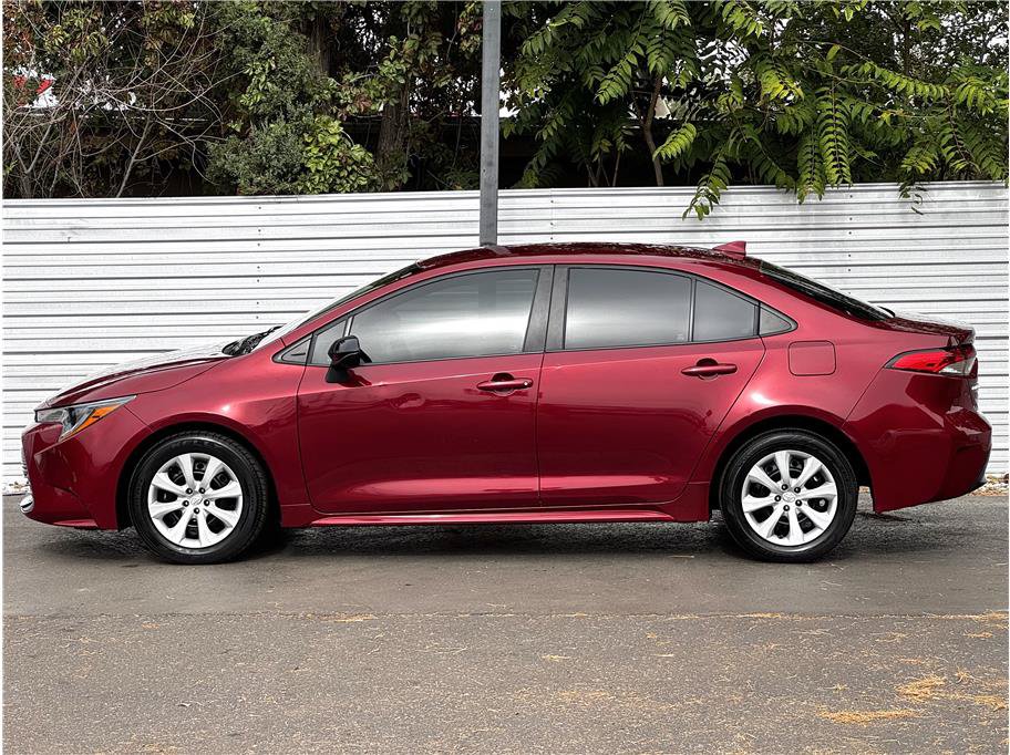 Used 2025 Toyota Corolla LE FWD image 9