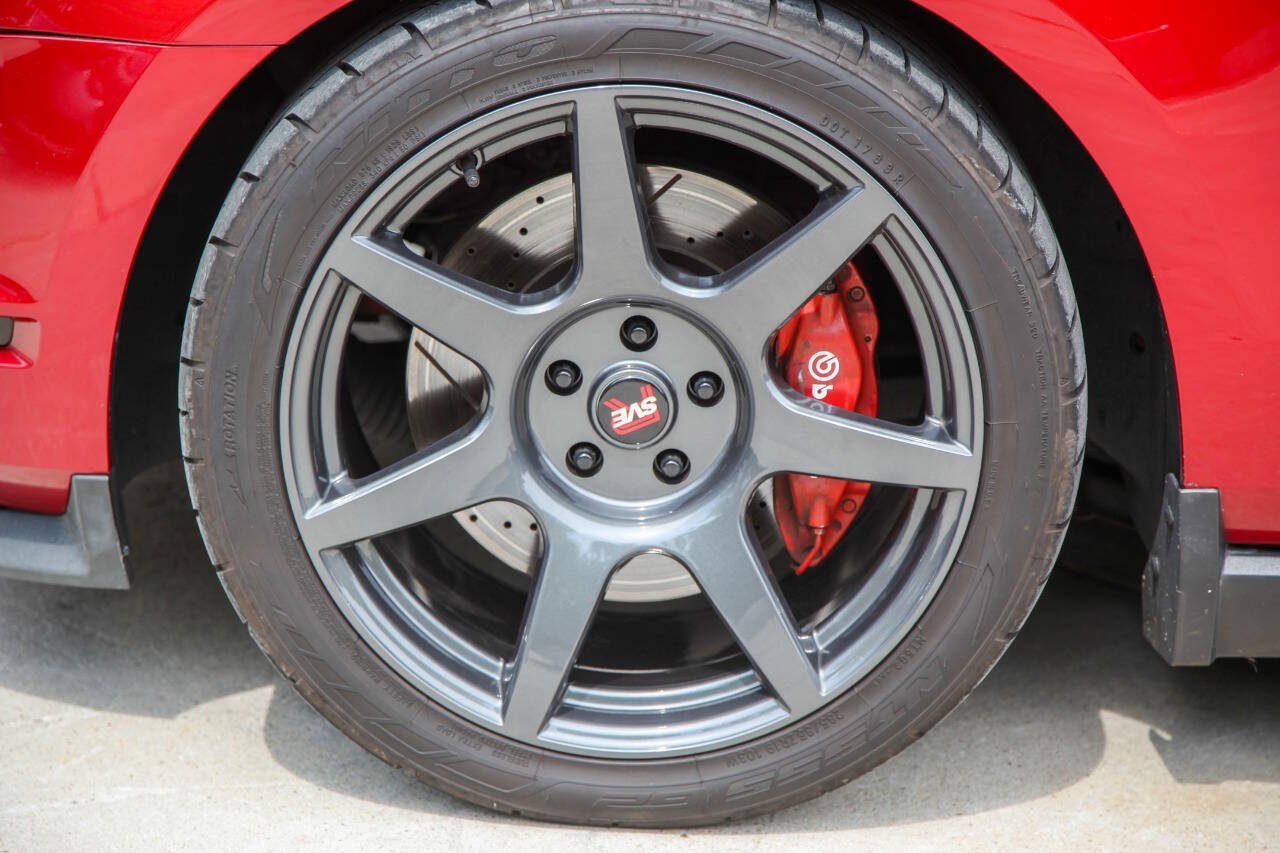 Used 2011 Ford Mustang GT Premium w/ Electronics Pkg RWD image 11