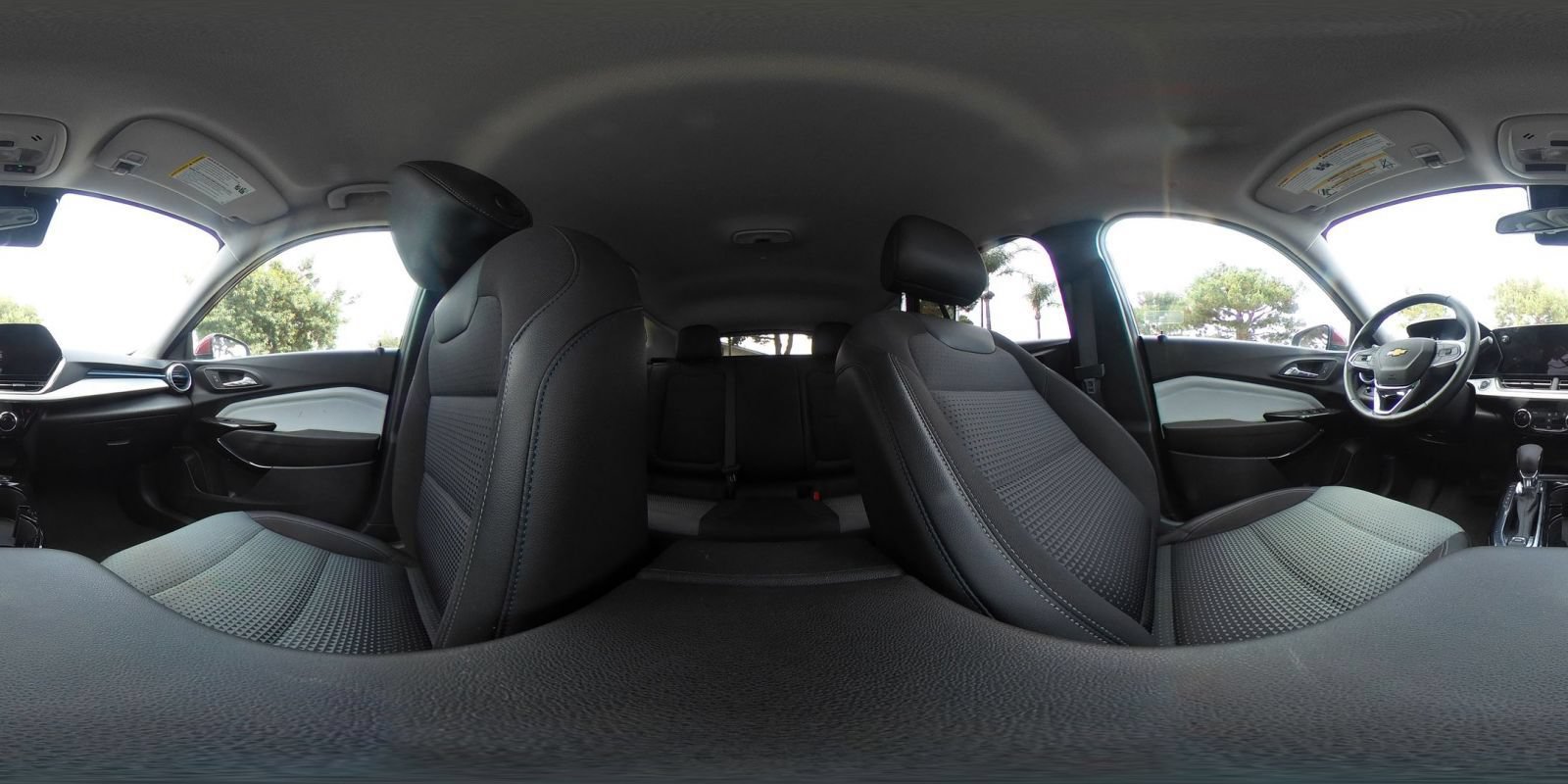 Used 2025 Chevrolet Trax LT w/ LT Convenience Package FWD image 39