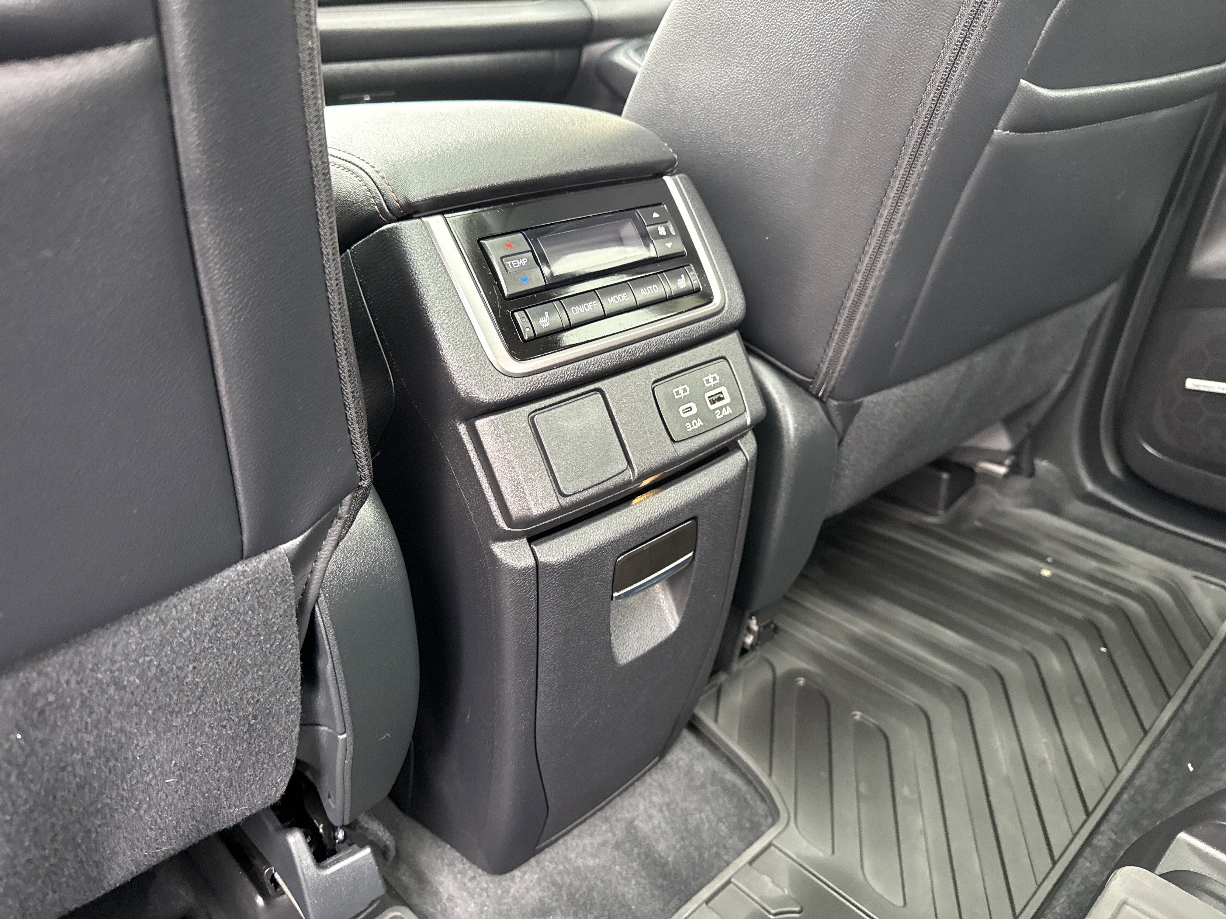Used 2025 Subaru Ascent Bronze Edition image 35