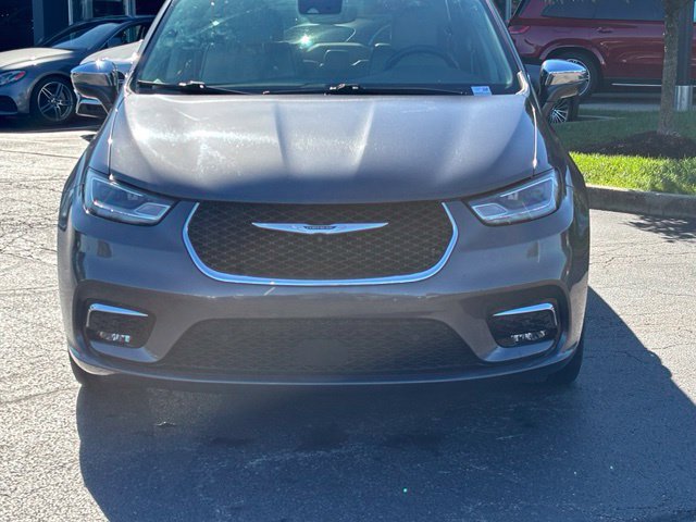 Used 2021 Chrysler Pacifica Limited w/ Premium & Safety Sphere Group AWD/4WD image 2