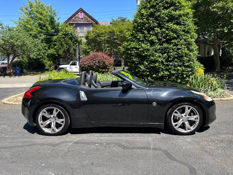 Used 2010 Nissan 370Z Touring w/ Sport Pkg RWD image 7
