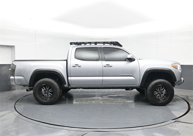 Used 2021 Toyota Tacoma TRD Off-Road image 11