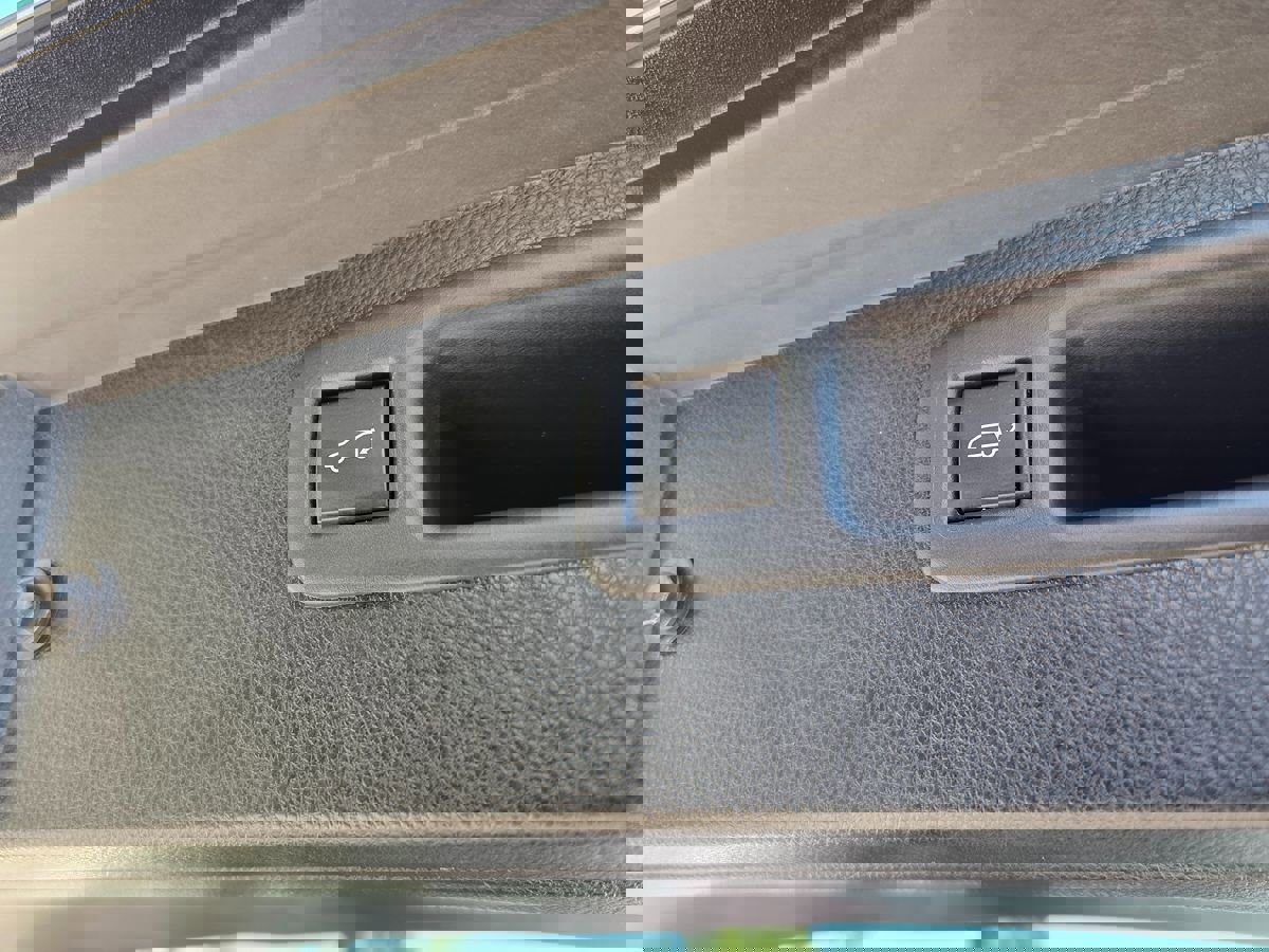 Used 2020 Toyota Highlander XLE image 20