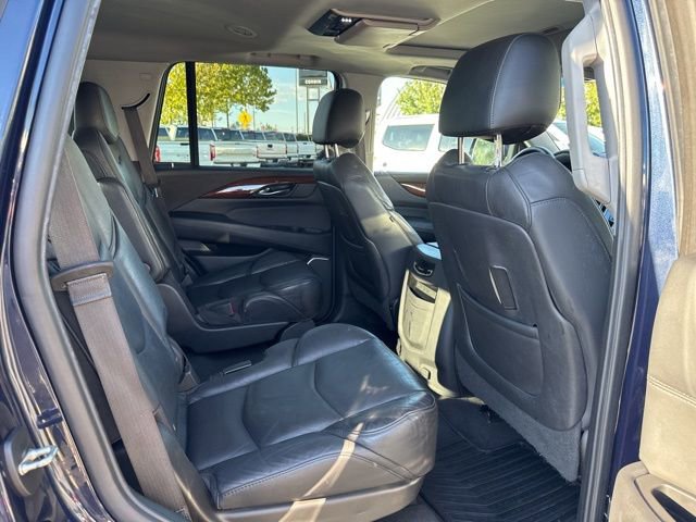 Used 2019 Cadillac Escalade Premium Luxury image 24