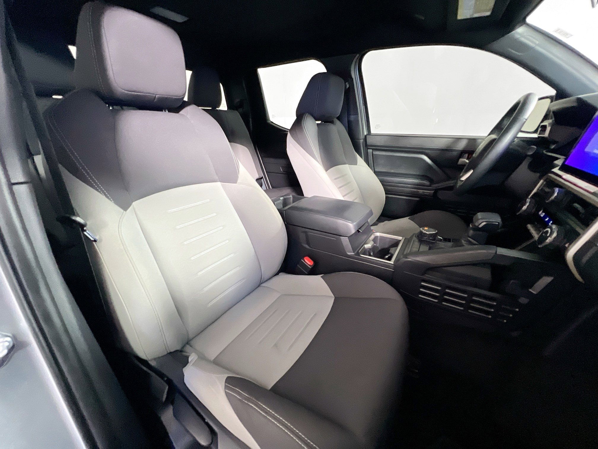 Used 2025 Toyota Tacoma TRD Sport image 31