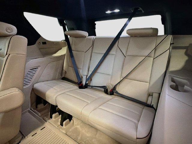 Used 2024 Cadillac Escalade Premium Luxury AWD/4WD image 22