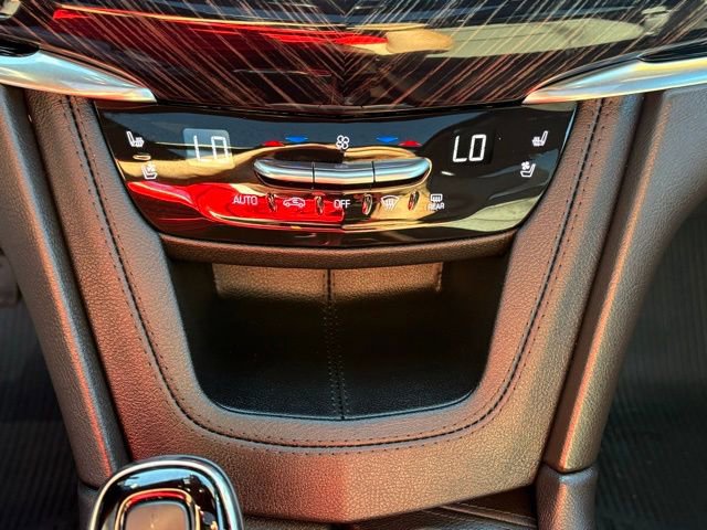 Used 2024 Cadillac XT6 Premium Luxury w/ Technology Package image 19