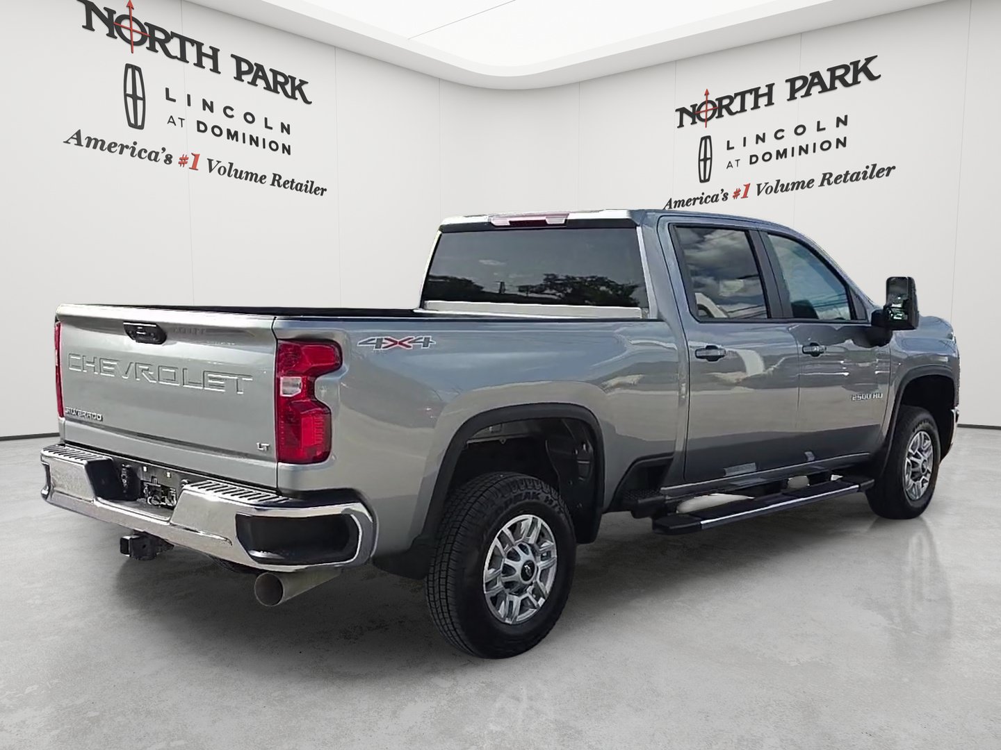 Used 2026 Chevrolet Silverado 2500 LT AWD/4WD image 5