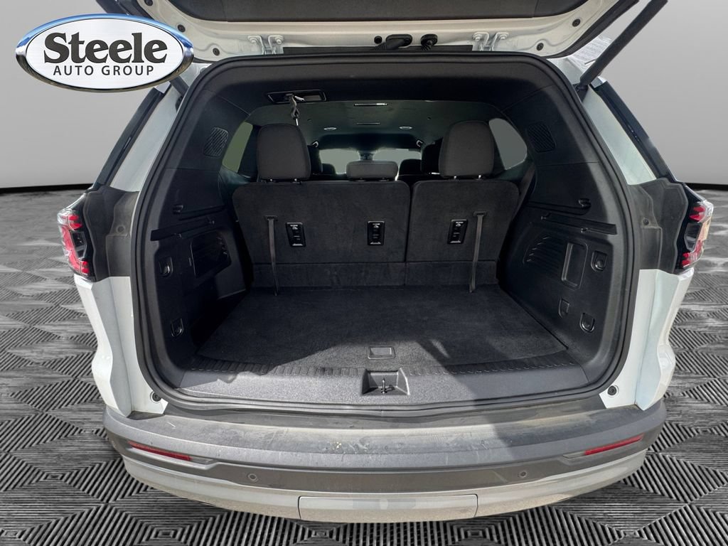 Used 2025 GMC Acadia Elevation FWD image 18