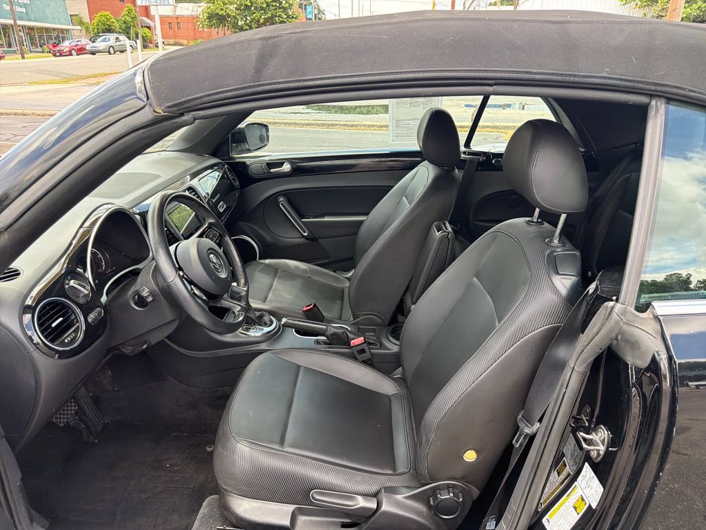 Used 2013 Volkswagen Beetle 2.5 FWD image 23