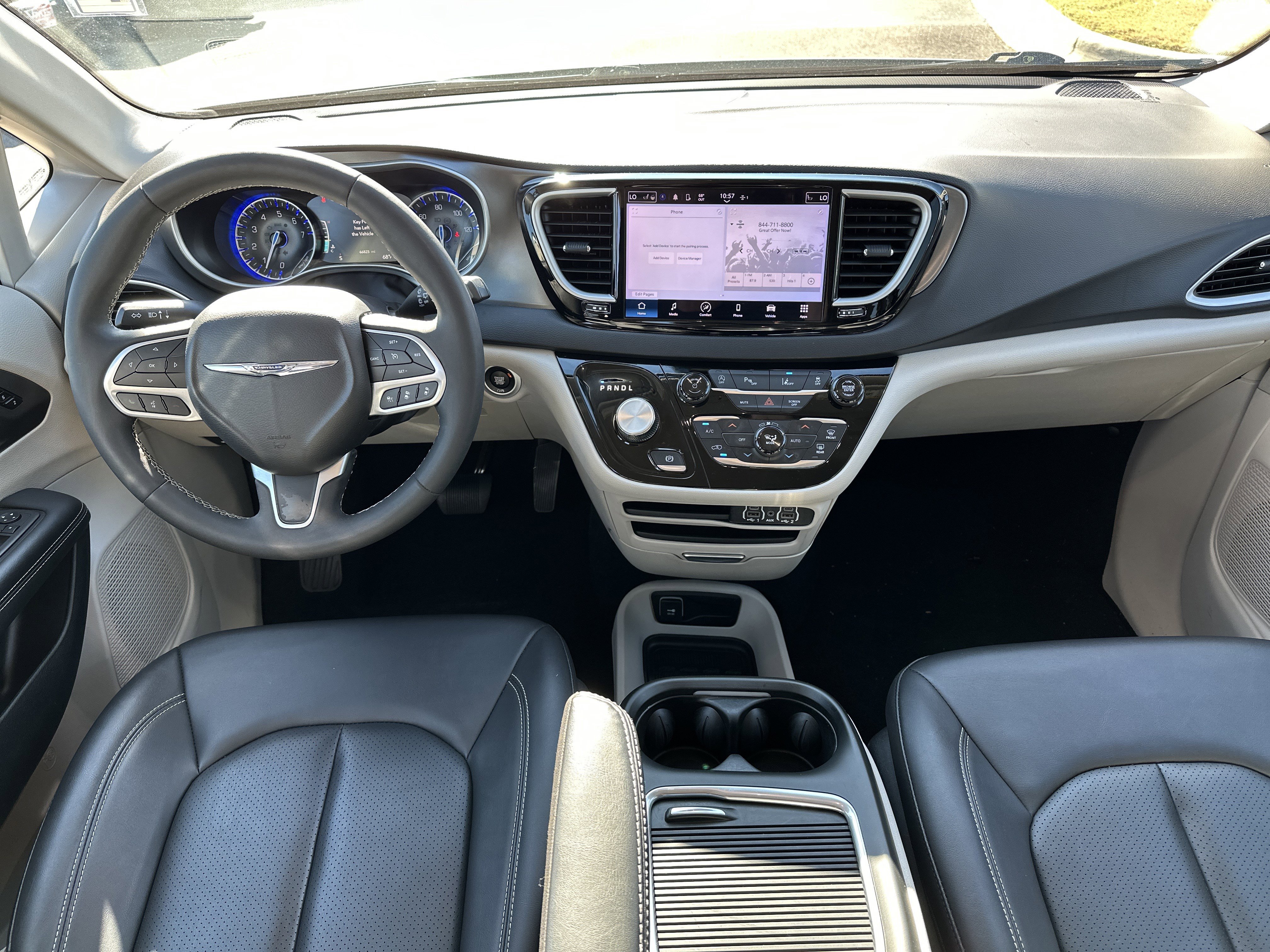 Used 2024 Chrysler Pacifica Touring-L image 24