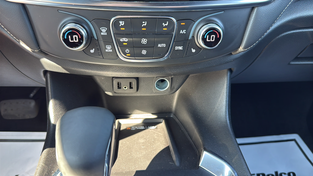 Used 2023 Chevrolet Traverse LT w/ Rear Camera Mirror Package AWD/4WD image 45