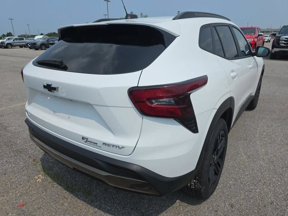 Used 2024 Chevrolet Trax ACTIV FWD image 6