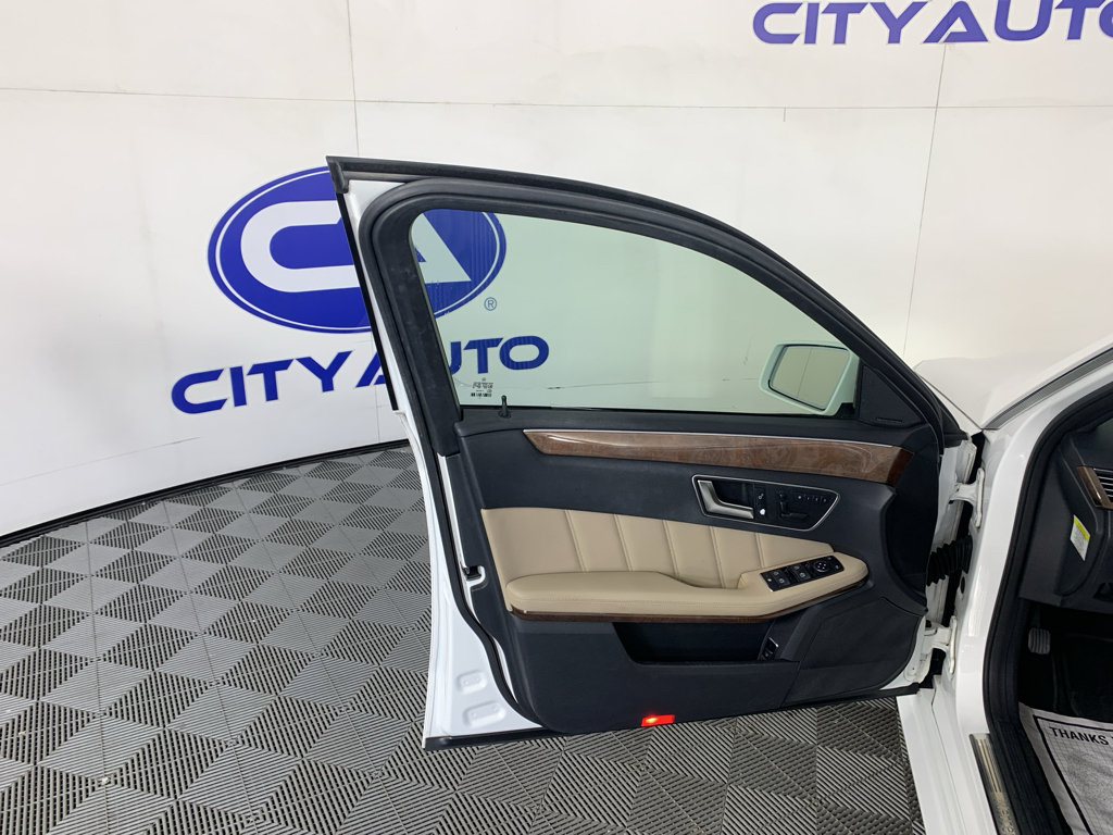 Used 2013 Mercedes-Benz E 350 4MATIC Sedan image 13