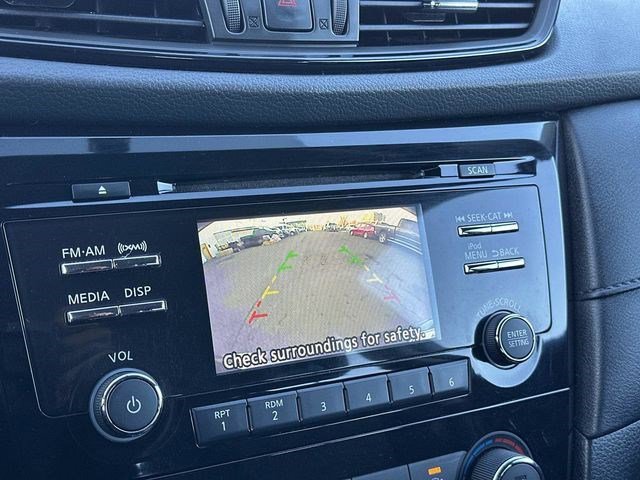 Used 2017 Nissan Rogue S image 21