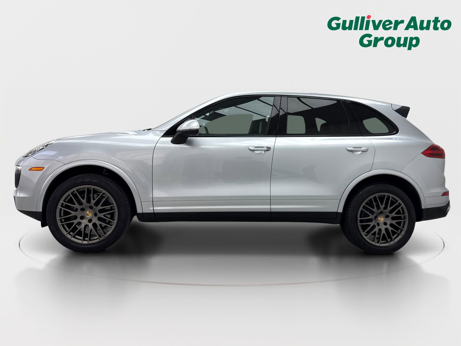 Used 2017 Porsche Cayenne Platinum Edition w/ Premium Package (PJV) AWD/4WD image 3